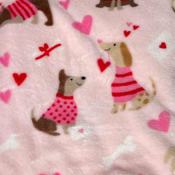 Deco Dogs and Hearts Valentine’s Throw Blanket Pink Size 50x70 - Picture 2 of 8